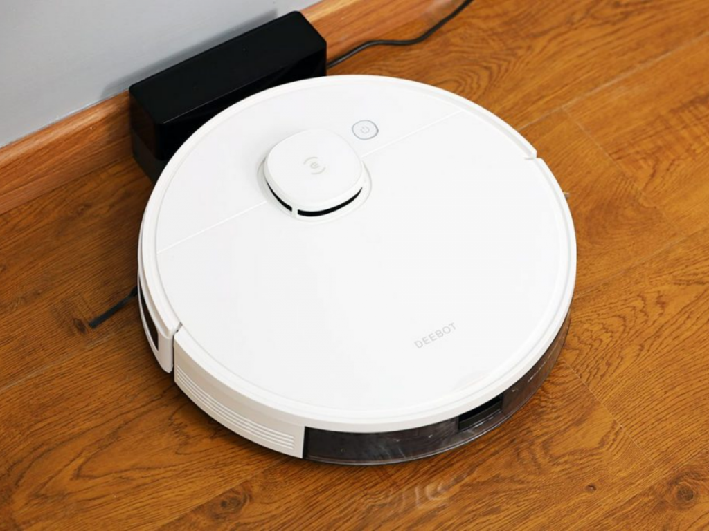 Robot có khả năng quay về dock sạc khi gần hết năng lượng